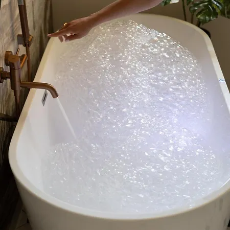 Old Town Charm & Chic With Private Hydromassage Hot Tub By Downtown Apartment Krakow