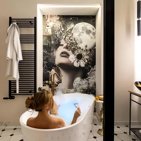 Old Town Charm & Chic With Private Hydromassage Hot Tub By Downtown * Krakow
